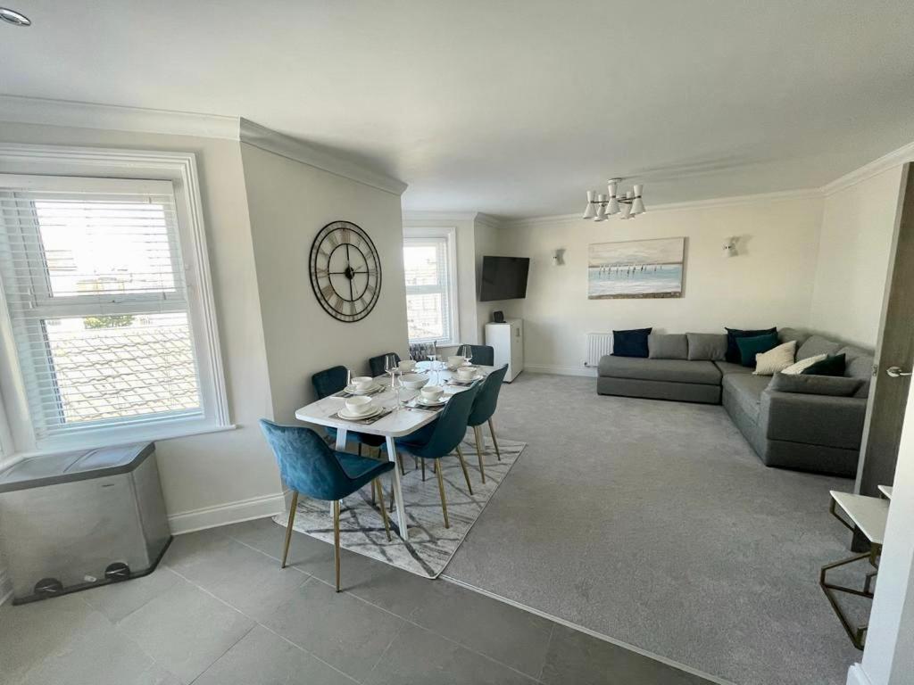 Exquisite Apartment, Stone Throw From The Beach Bournemouth Zewnętrze zdjęcie